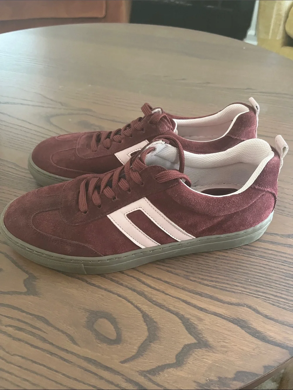 Cruza Burgundy Suede Sneakers Pink Trim Lace Up Retro Vibe Size 39 US 8.5